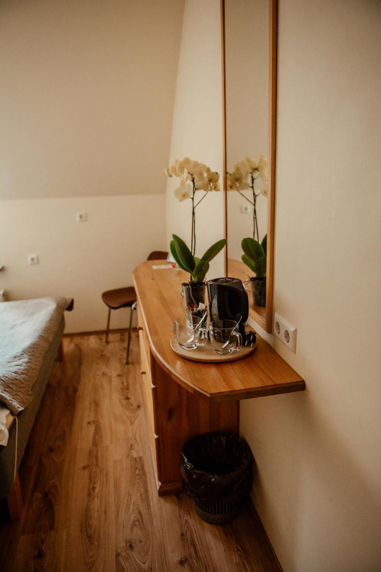Edgari Guesthouse Отепя Экстерьер фото
